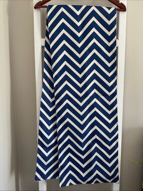 Roca Home Chevron Table Runner